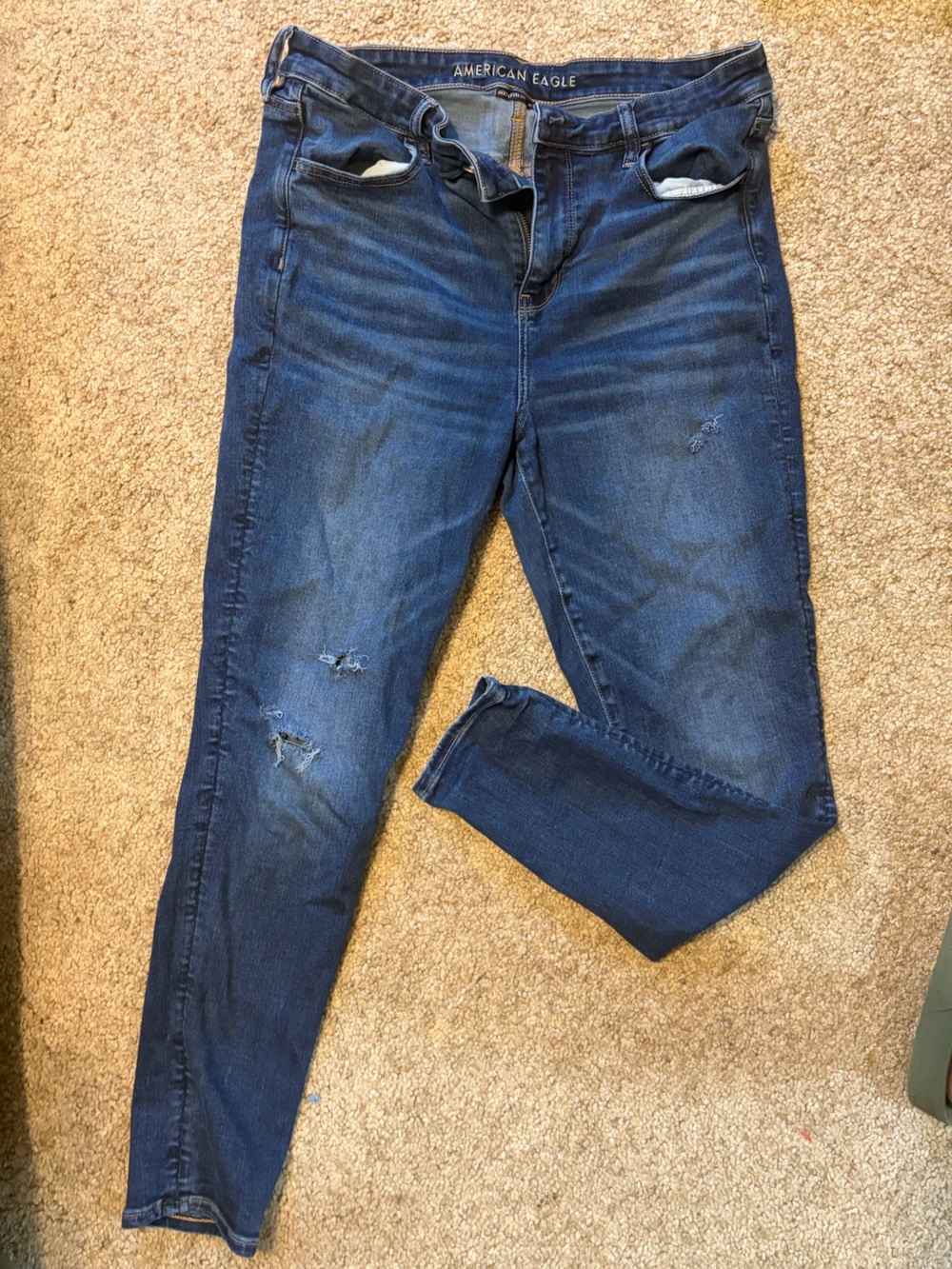 American Eagle Distressed Jegging